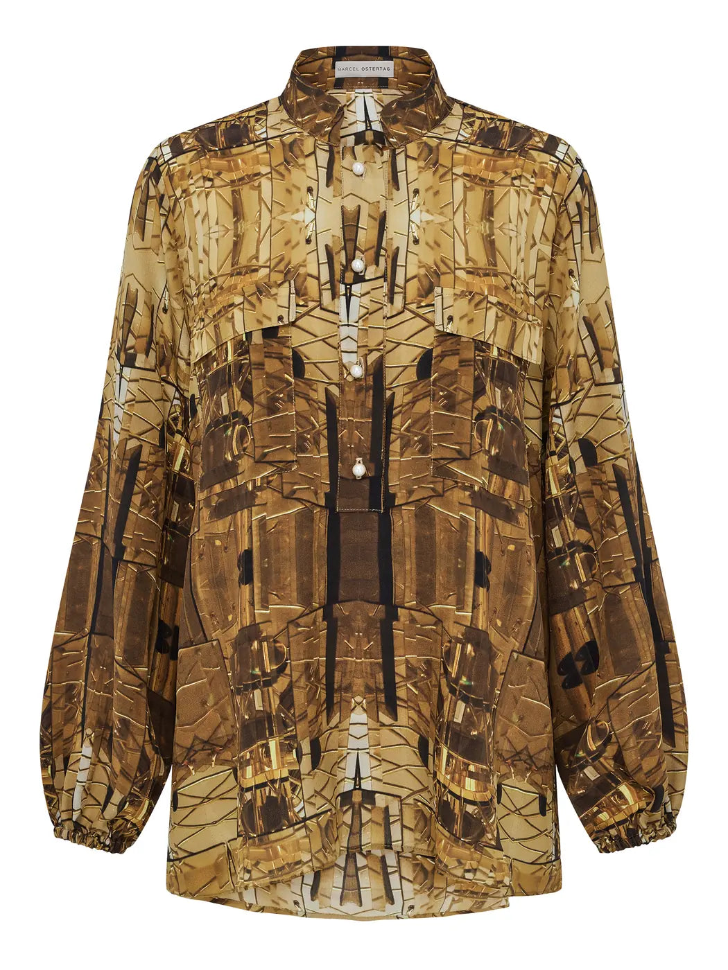 Marcel Ostertag Damen-Bluse aus Seide in warmen Brauntönen mit halber Knopfleiste und vier Perlennöpfen, kleiner Stehkragen, Print von Seventies Lampe inspiriert, Vorderansicht.