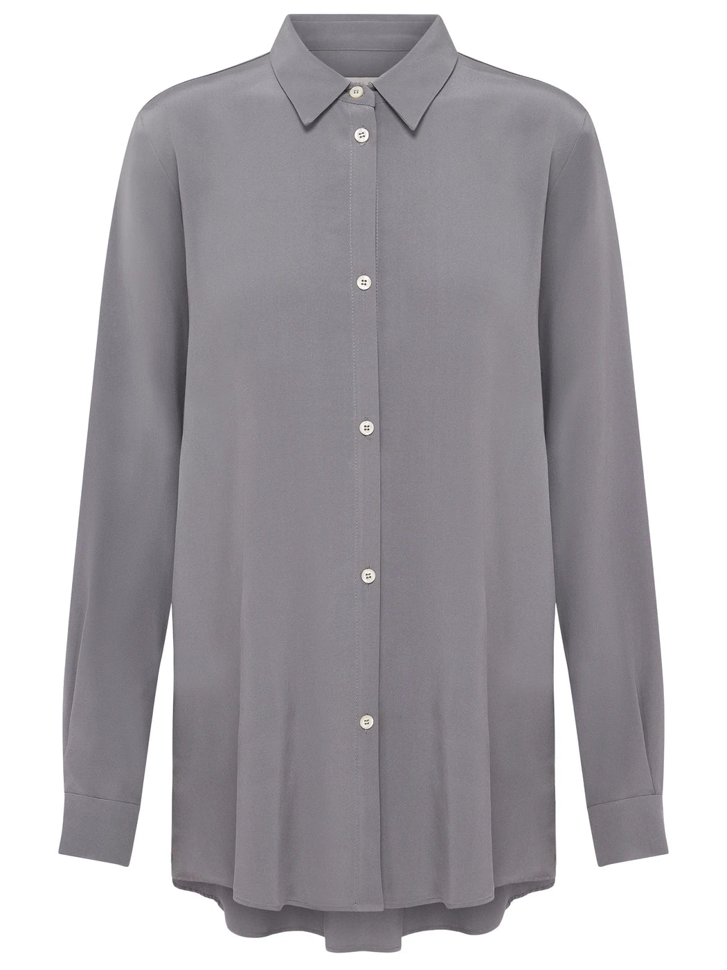 Marcel Ostertag Damen-Bluse aus Seide in Grau, Hemdkragen, Knopfleiste mit Perlmuttknöpfen, gerader Schnitt, Rückseite länger, Vorderansicht.