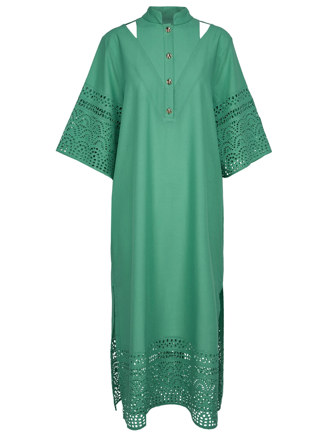 Marcel Ostertag Damen-Kaftan in Grün, kleiner Stehkragen mit kurzer Knopfleiste und vier goldenen Knöpfen, Cut-Outs an den Schultern, Lochspitzen-Muster an Ärmel und Saum, Vorderansicht.