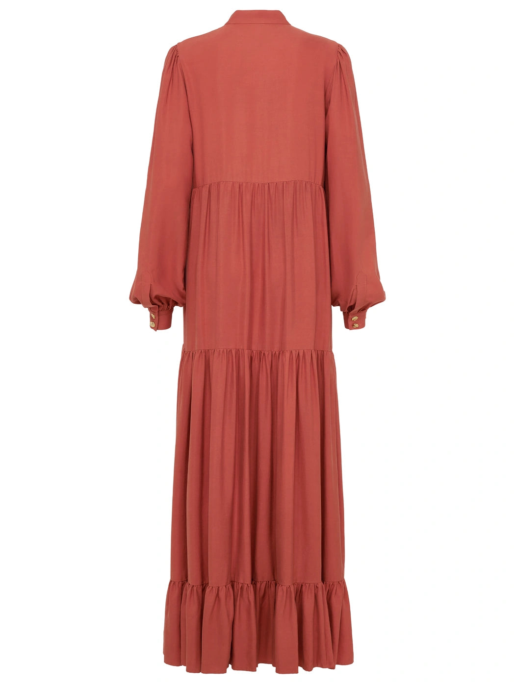 Marcel Ostertag Damen-Stufenkleid in Maxilänge und Rostrot, Stehkragen und Ballonärmel mit Goldknöpfen an Manschette, Raffungen an beiden Stufen mit Volant-Besatz am Saum, Rückansicht.