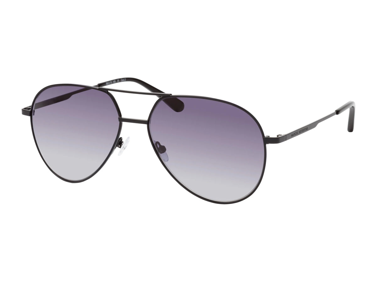 Marcel Ostertag Pilotensonnenbrille Cheonguk S34, schwarzer Metallrahmen und grau getönte Gläser, Dreiviertelansicht.
