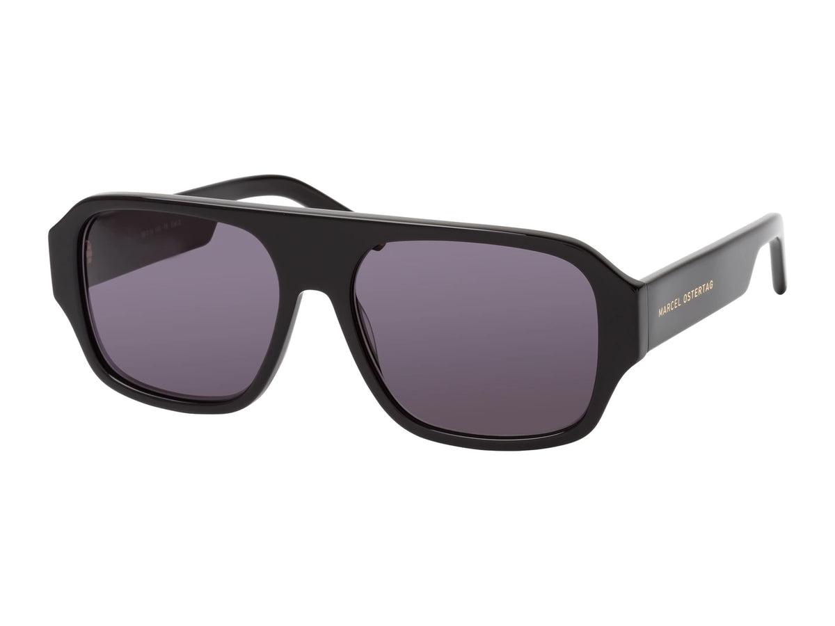 Marcel Ostertag Eckige Piloten-Sonnenbrille Ghaala N23, Gestell in Schwarz, Gläser in Grau, Dreiviertelansicht.